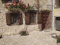 Entrée du STUDIO sur la cour