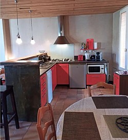 Cuisine et table pour les repas